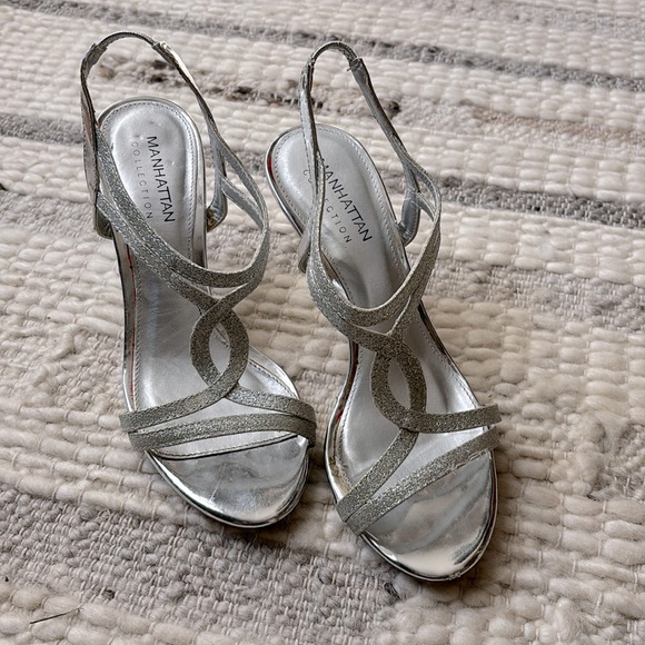Silver Manhattan Collection heels - Picture 1 of 5